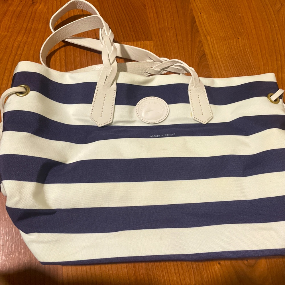 navy blue and white purse preferably for the beach super cute medium text b4 buy